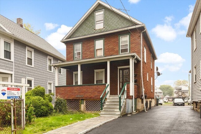 Primary Photo - 816 Pacific St
