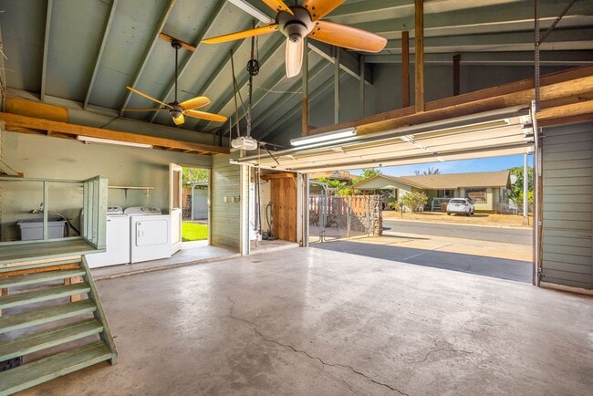 Building Photo - 305 Uala Pl