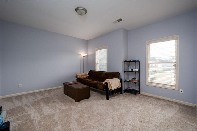Building Photo - 10180 Wynmanor Dr
