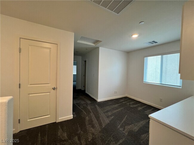 Building Photo - 12743 Epperly St