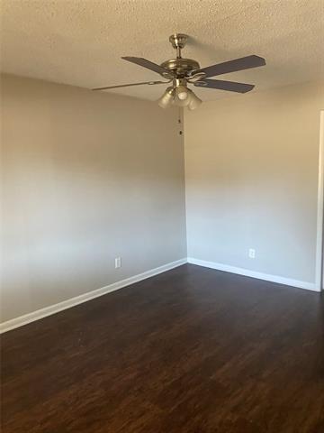 Building Photo - 939 E Red Bird Ln