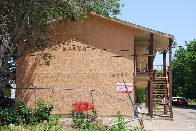 Primary Photo - Stonehurst Apartments