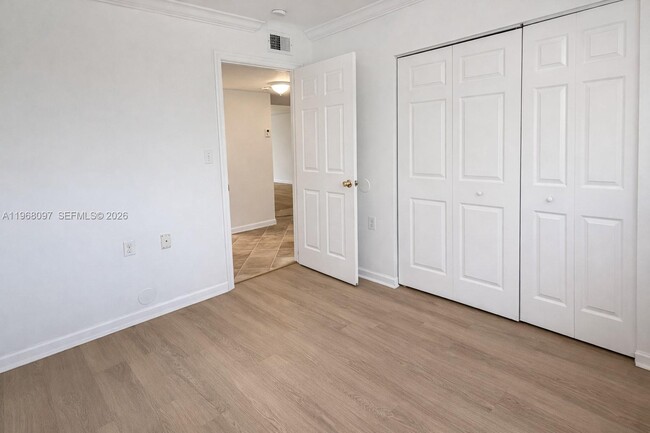 Building Photo - 971 Lake Terry Dr