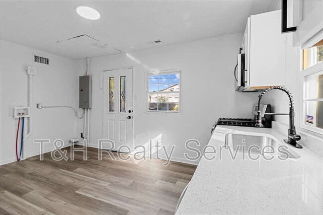 Building Photo - 2233 St Paul St