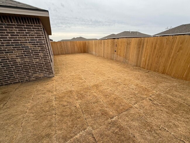 Building Photo - 1305 N Chicago Ave