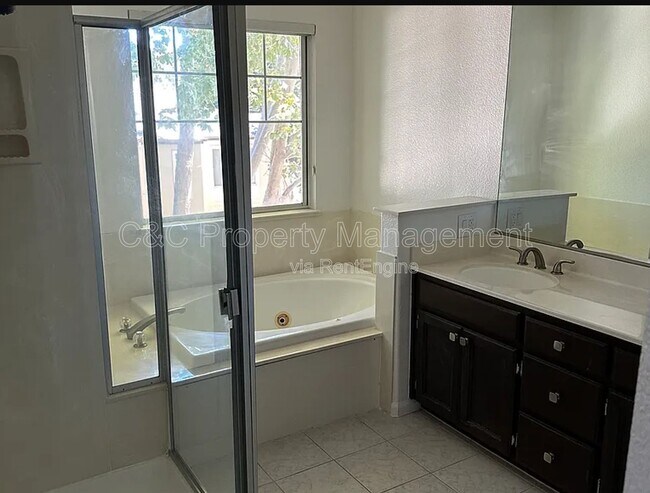 Building Photo - 542 Mill River Ln