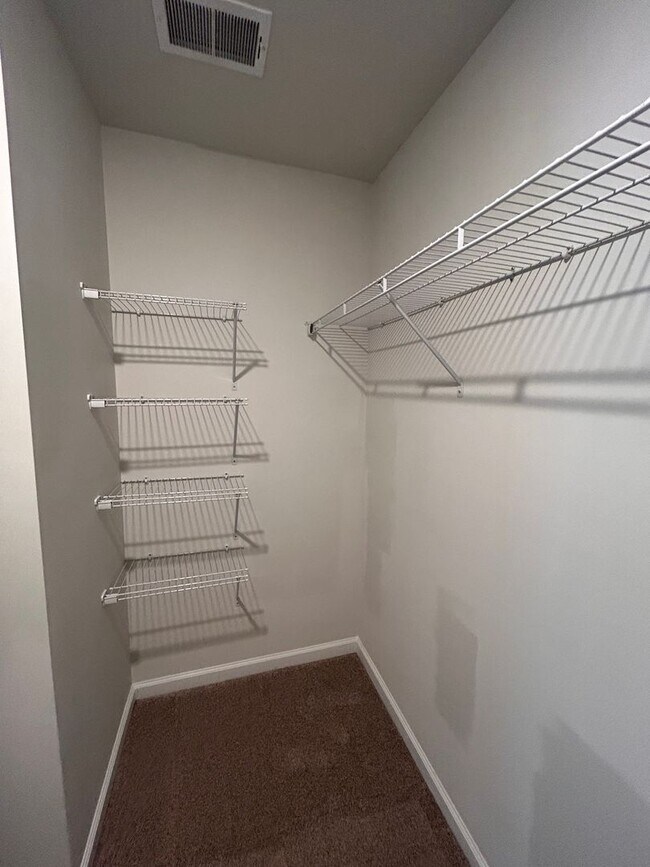 Building Photo - *Move in Special*  Spacious 3BR/2BA home in the Carnes area!