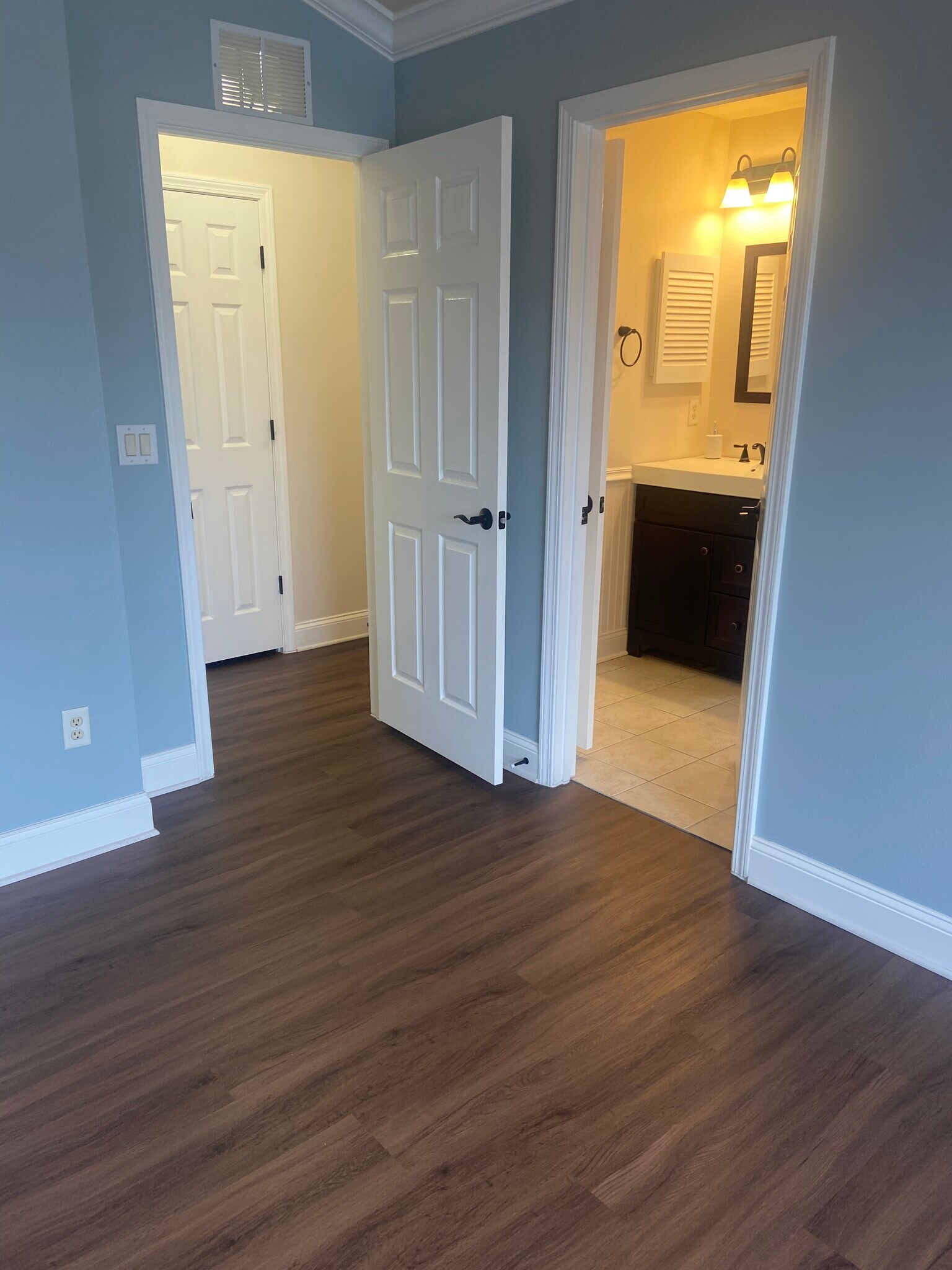 Building Photo - 4115 Crownwood Dr