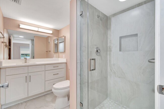 Building Photo - 14895 Builtmore Way