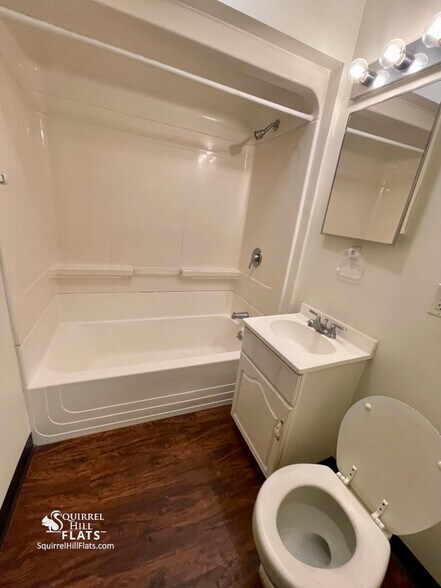 Building Photo - 5712 Phillips Ave