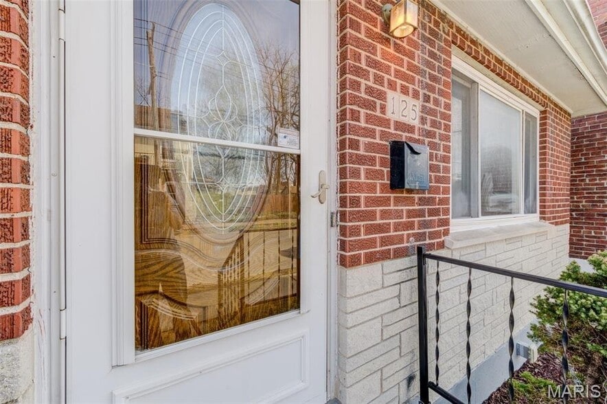 Building Photo - 125 Koeln Ave