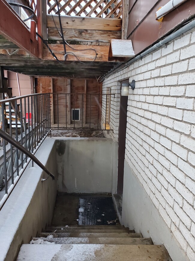 Building Photo - 1054 W 500 S St