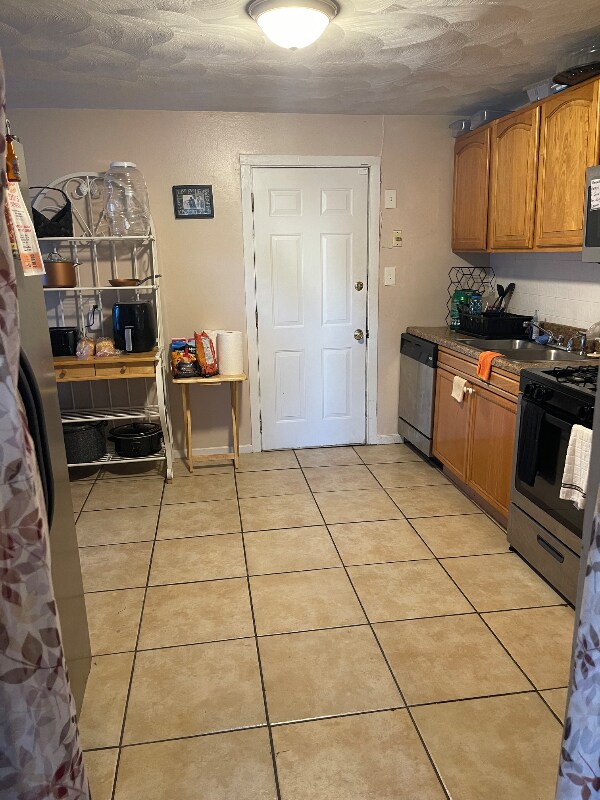 Building Photo - 1 Median Cir