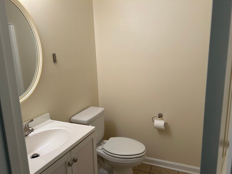 Building Photo - 114 Pickett Ln