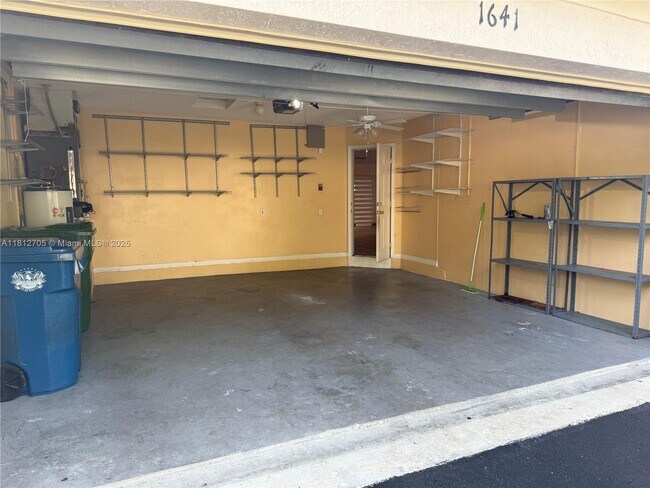 Building Photo - 1641 Zenith Way