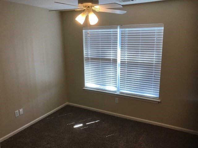 Building Photo - 18 Bluelake Blvd