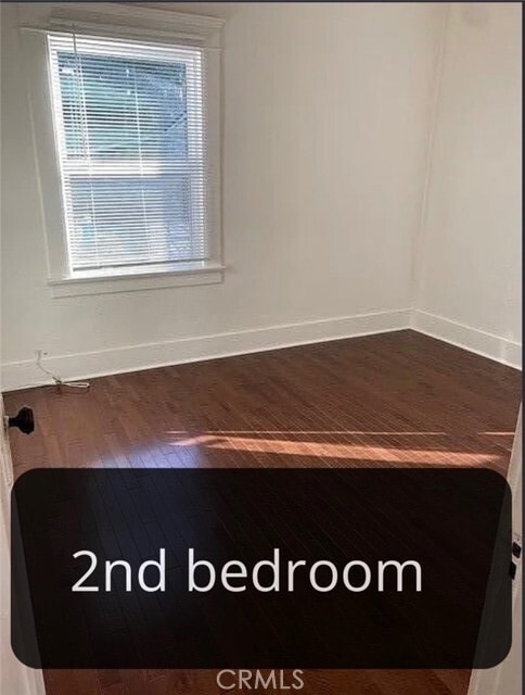 Building Photo - 342 E 8th St