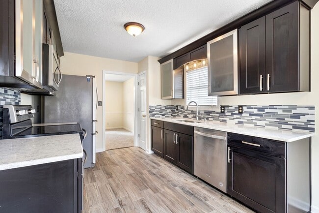 Building Photo - 1037 Persimmon Ct