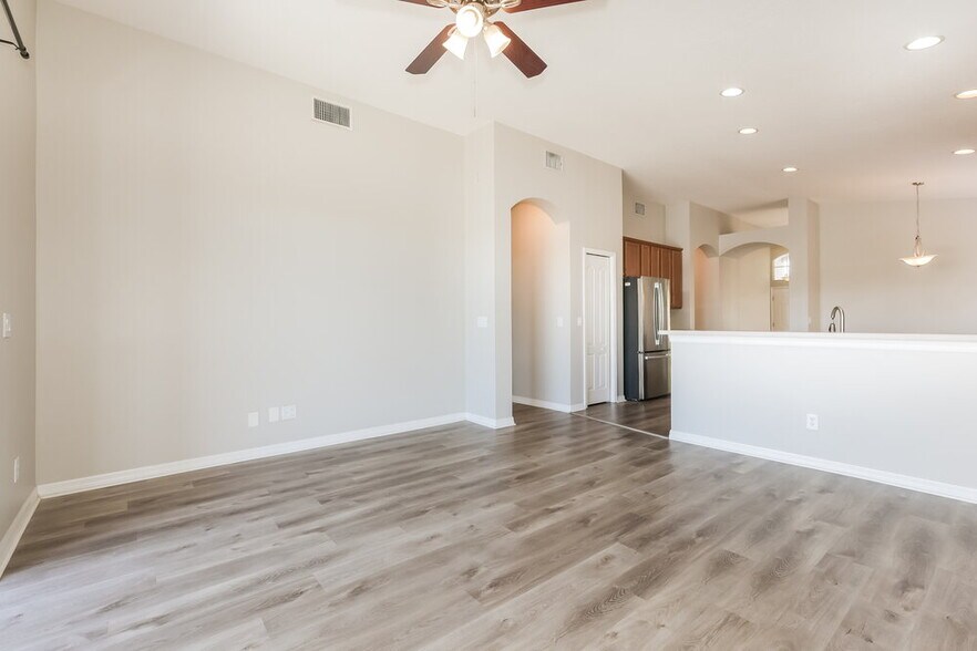 Building Photo - 5234 Clover Mist Dr