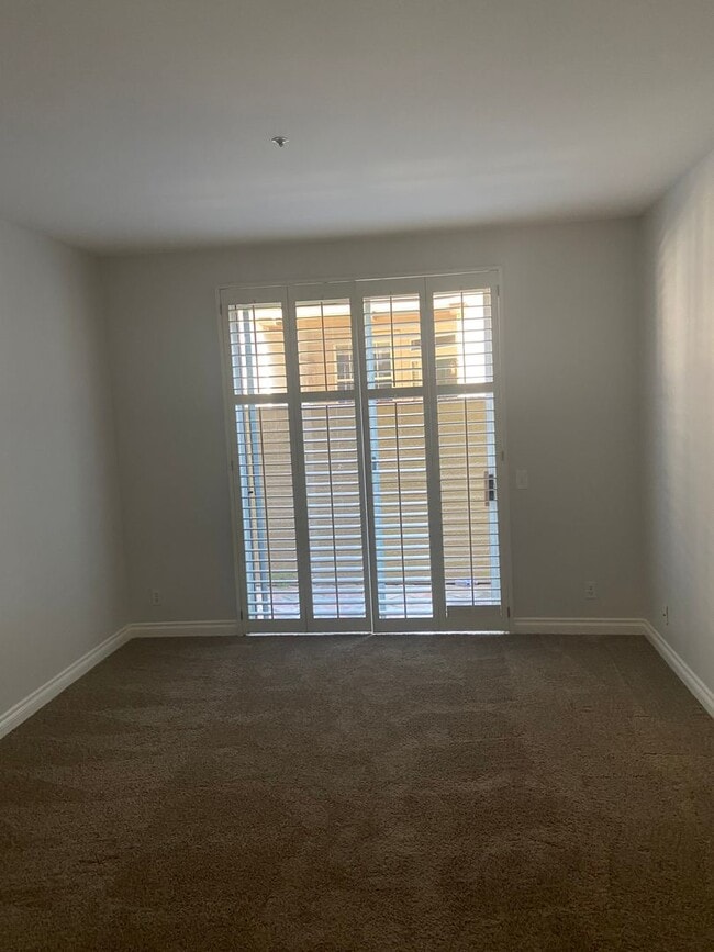 Building Photo - 2 BEDROOM 2 BATH CONDO LOCATED IN THE HEART OF TUSTIN RANCH $3,175