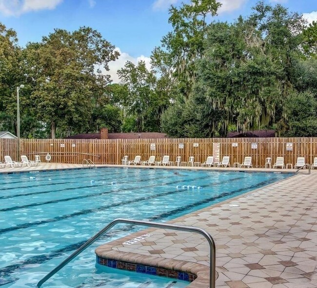 Building Photo - **Available June 1st ** Newly Remodeled 2 ...