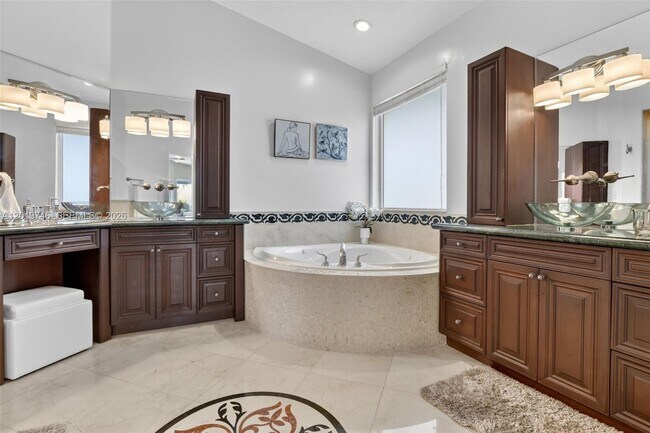 Building Photo - 2922 Medinah