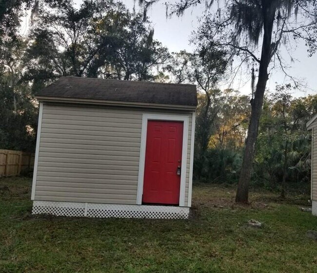 Building Photo - 6221 Woodhaven Dr