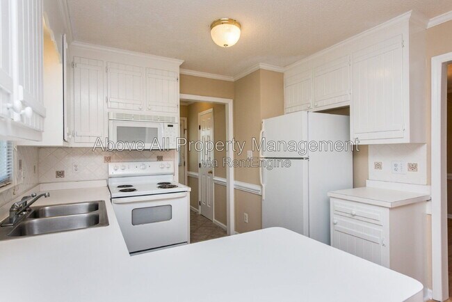 Building Photo - 408 Hunters Ridge Dr