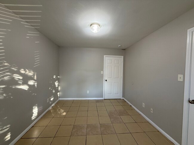 Building Photo - 3032 La Estancia Ln