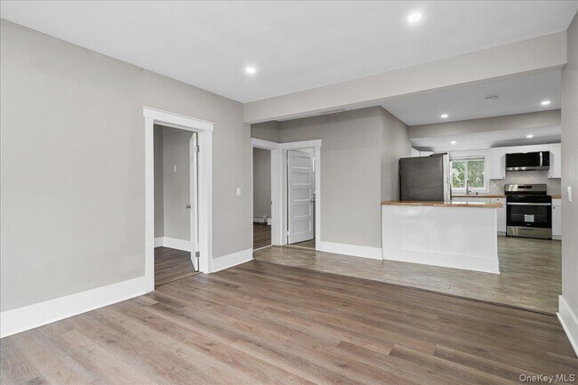 Building Photo - 453 NY-17M