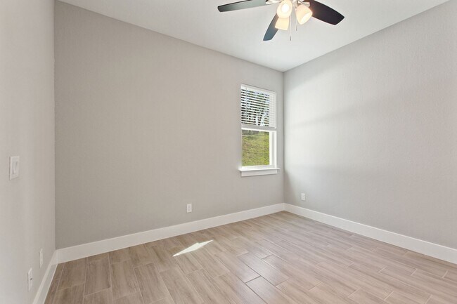 Building Photo - Deposit-Free! Modern, energy efficient hom...