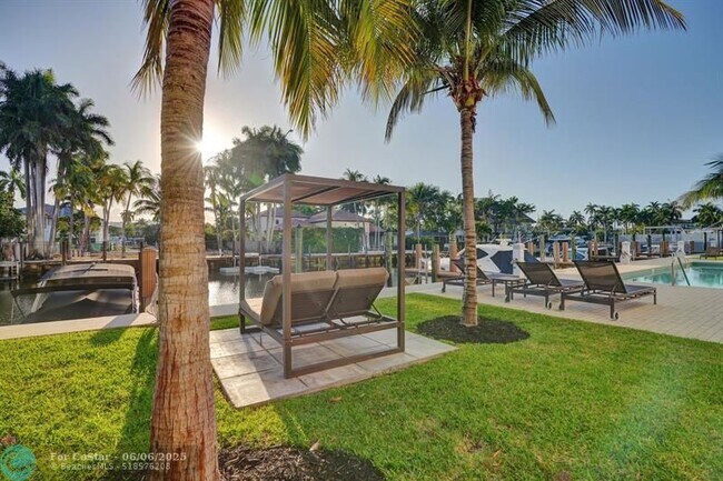 Building Photo - 20 Isle of Venice Dr