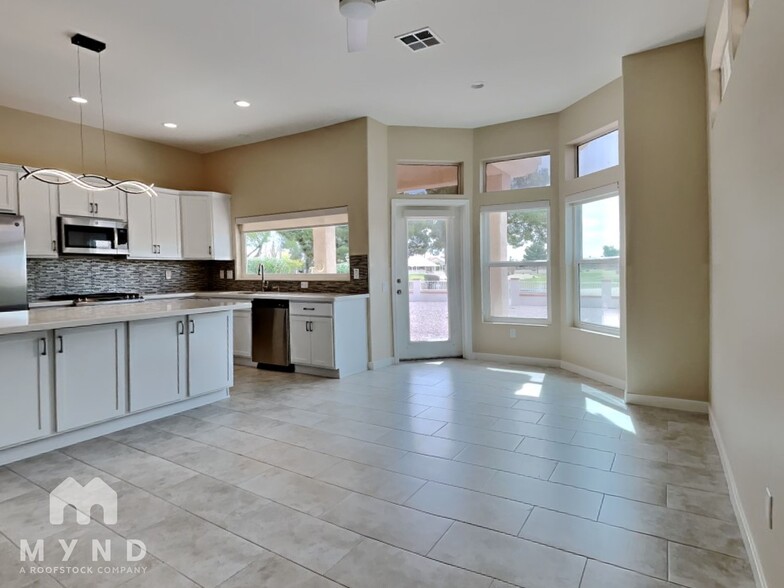 Building Photo - 21405 N 159th Dr