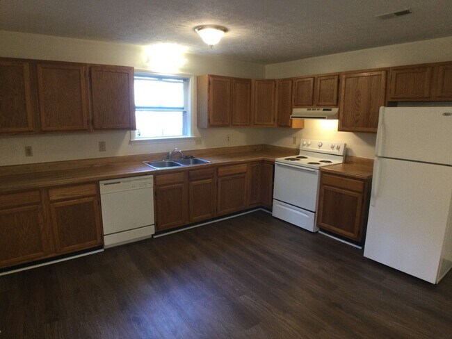 Building Photo - 290 Wakeman Ct NE