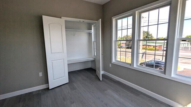 Building Photo - 2253 Papermill Rd