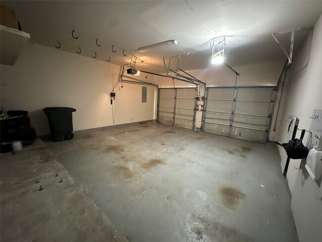 Building Photo - 16207 Waiting Spring Cir