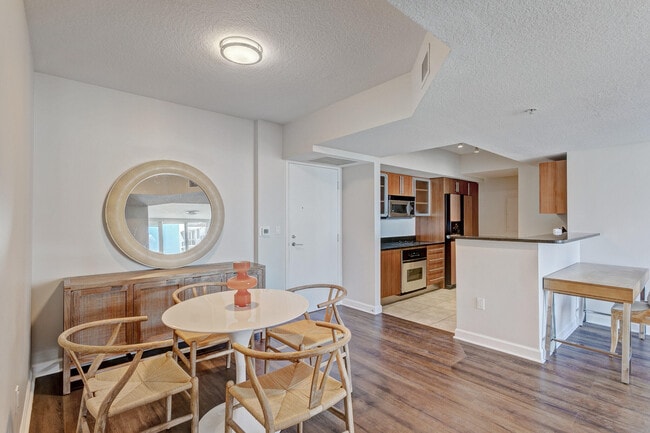 Building Photo - 1551 N Flagler Dr