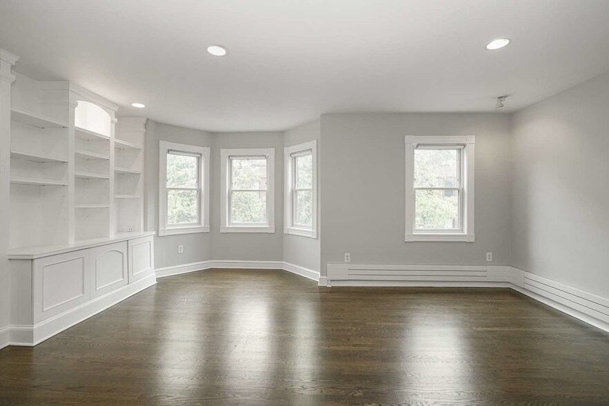 Building Photo - 16 Follen St