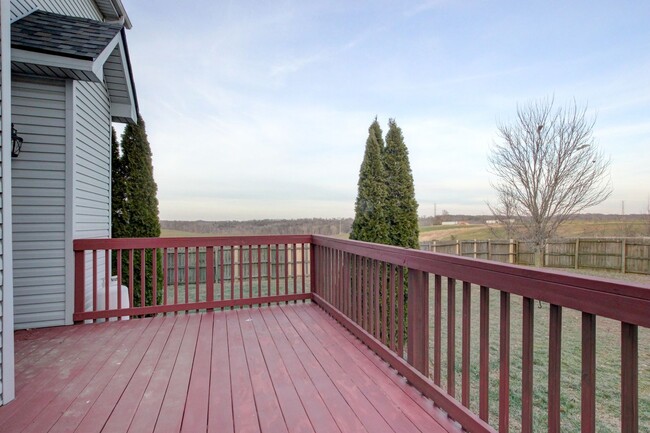 Building Photo - Super Views of Kentucky while in Clarksville