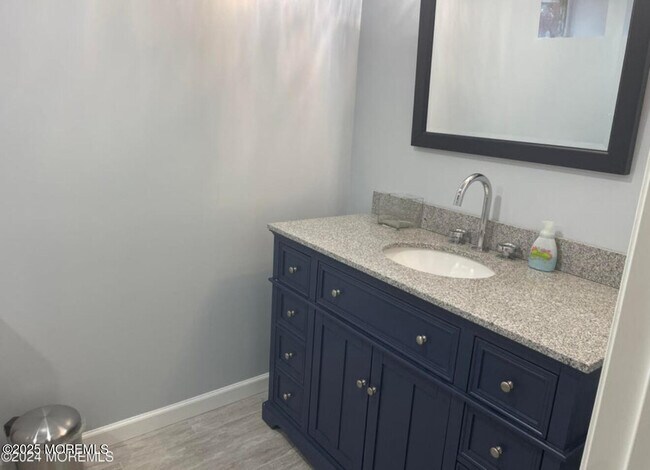 Building Photo - 70 Avery Ave