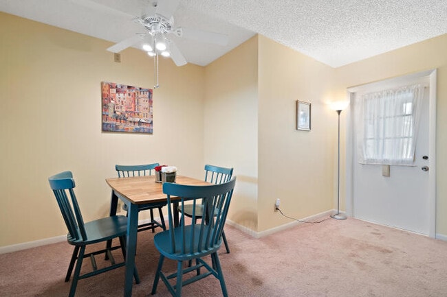 Building Photo - 441 Pine Glen Ln