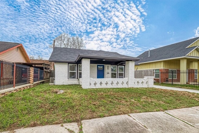 Building Photo - 4726 Pease St