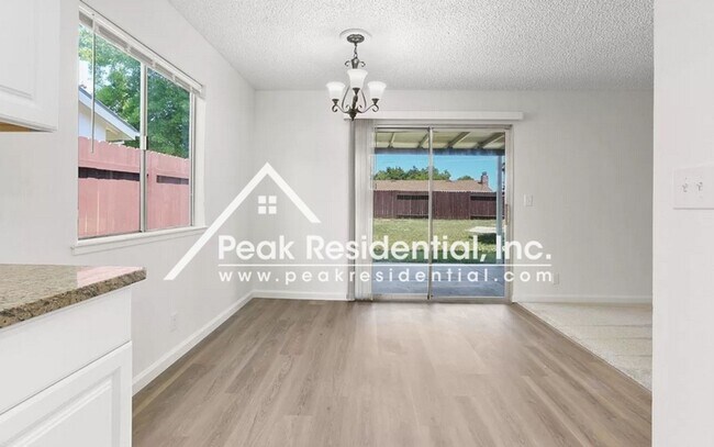 Building Photo - Updated 4bd/2ba North Sacramento Home with 2 Car Garage