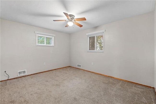 Building Photo - 2897 Leola Ave