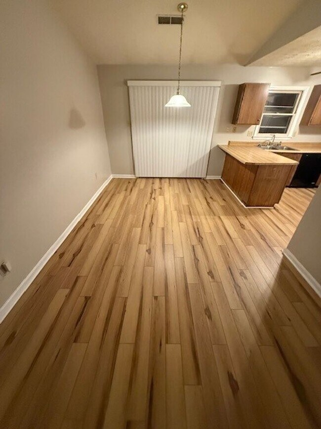 Building Photo - Lovely 3 BR House in South Lexington! New ...