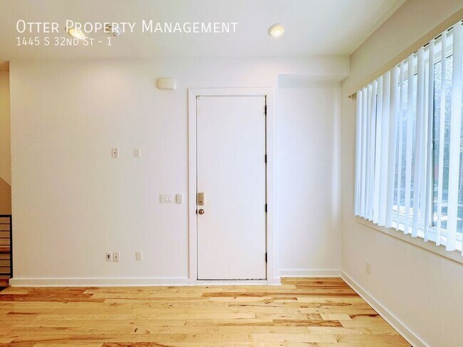 Building Photo - 1445 S 32nd St