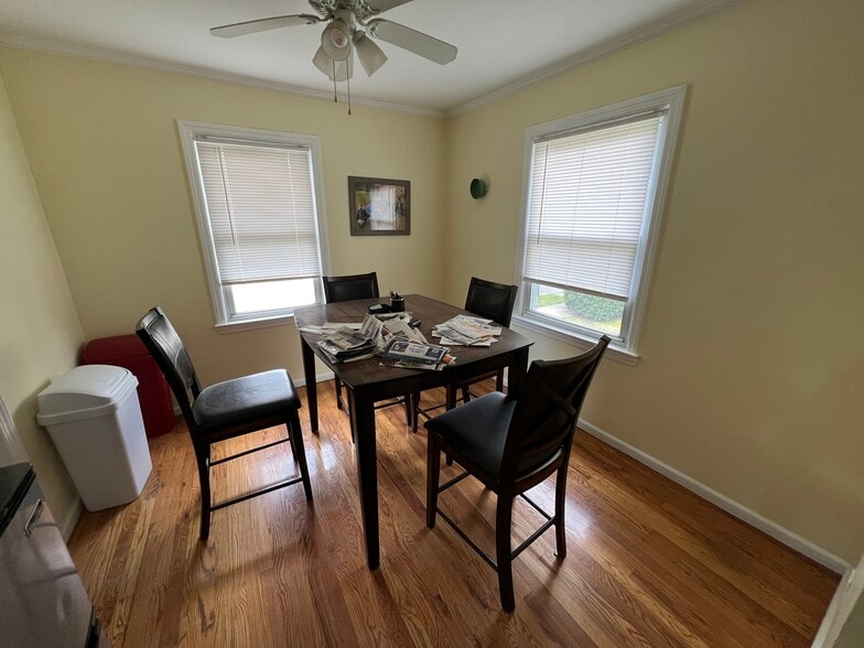 Dining room - 237 Wardwell Rd