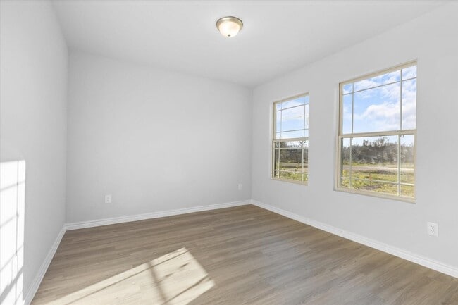 Building Photo - 608 Yupon St