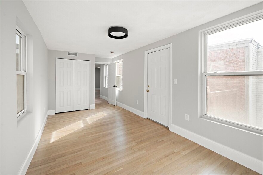 Building Photo - 64 Trenton St