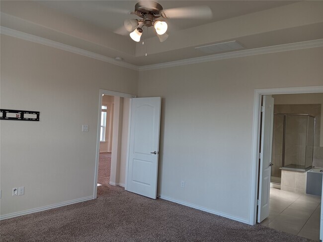 Building Photo - 24722 Lake Basin Ct